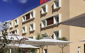 Ibis Loriol Le Pouzin